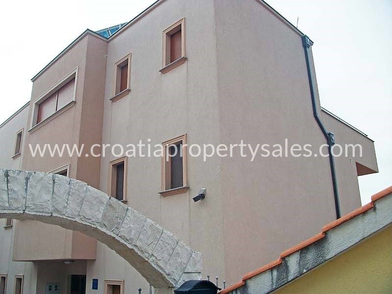 House For sale - ŠIBENSKO-KNINSKA  ROGOZNICA 