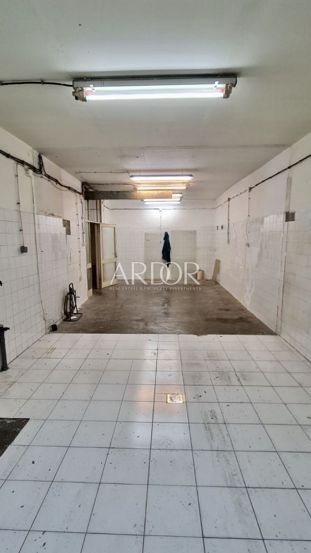 Poslovni prostori Naprodaj - Primorsko-goranska Centar