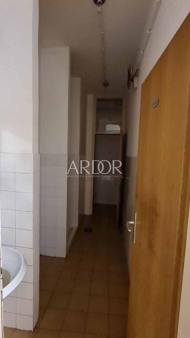 Komerčné Na predaj -  Centar
