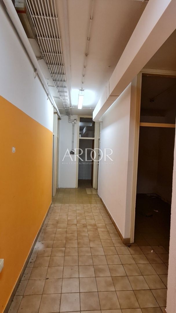 Komerčné Na predaj -  Centar