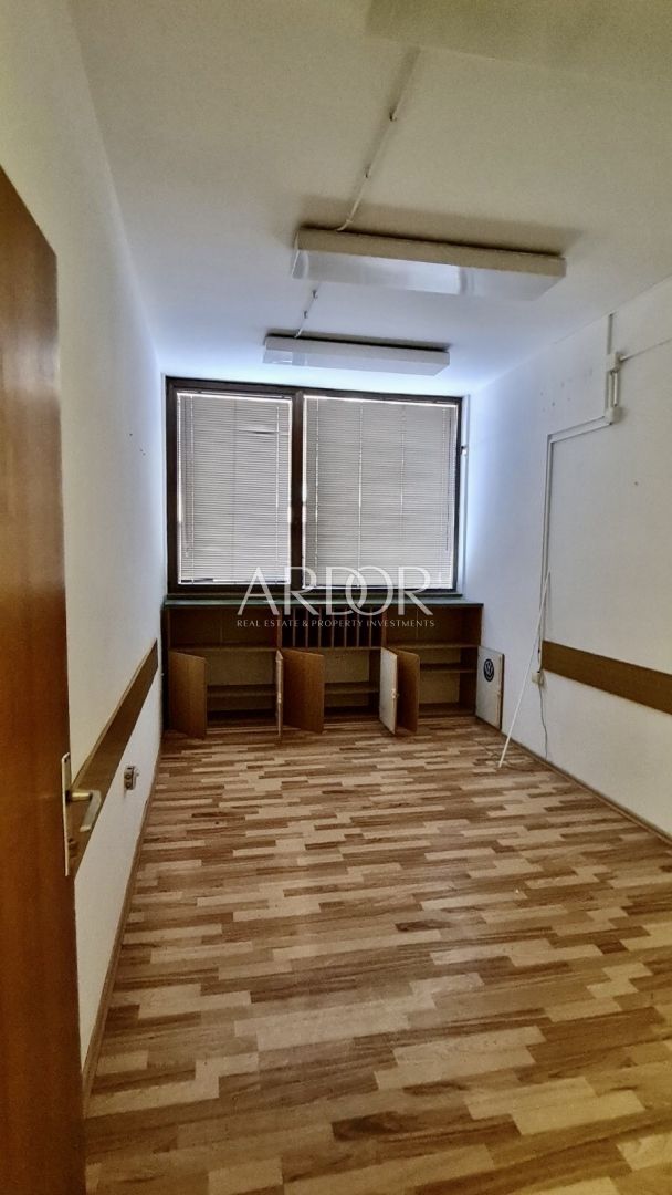 Komerčné Na predaj -  Centar
