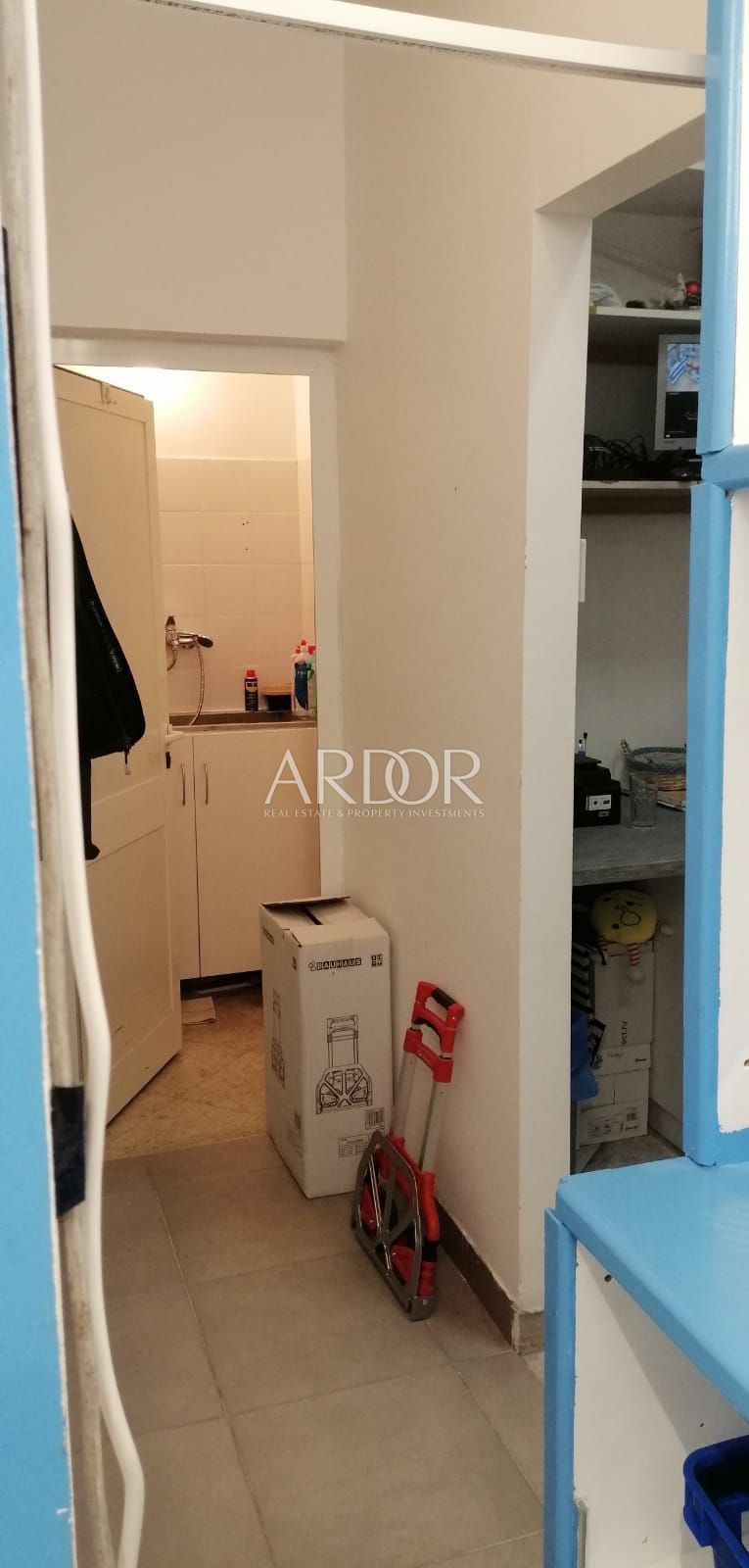Poslovni prostor Na prodaju -  Stari Grad