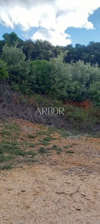 Zemljište Na prodaju -  Ustrine