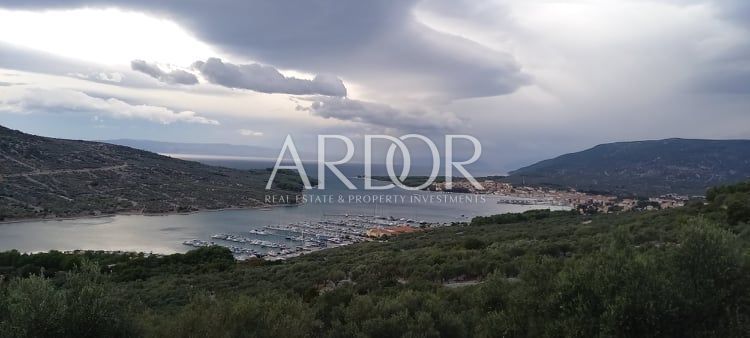 Zemljište Na prodaju -  Ustrine