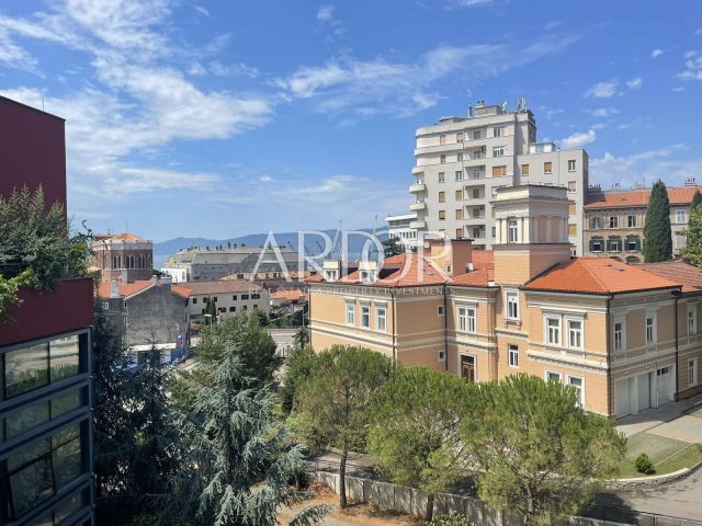 Locaux commerciaux à vendre 370 m² – Rijeka