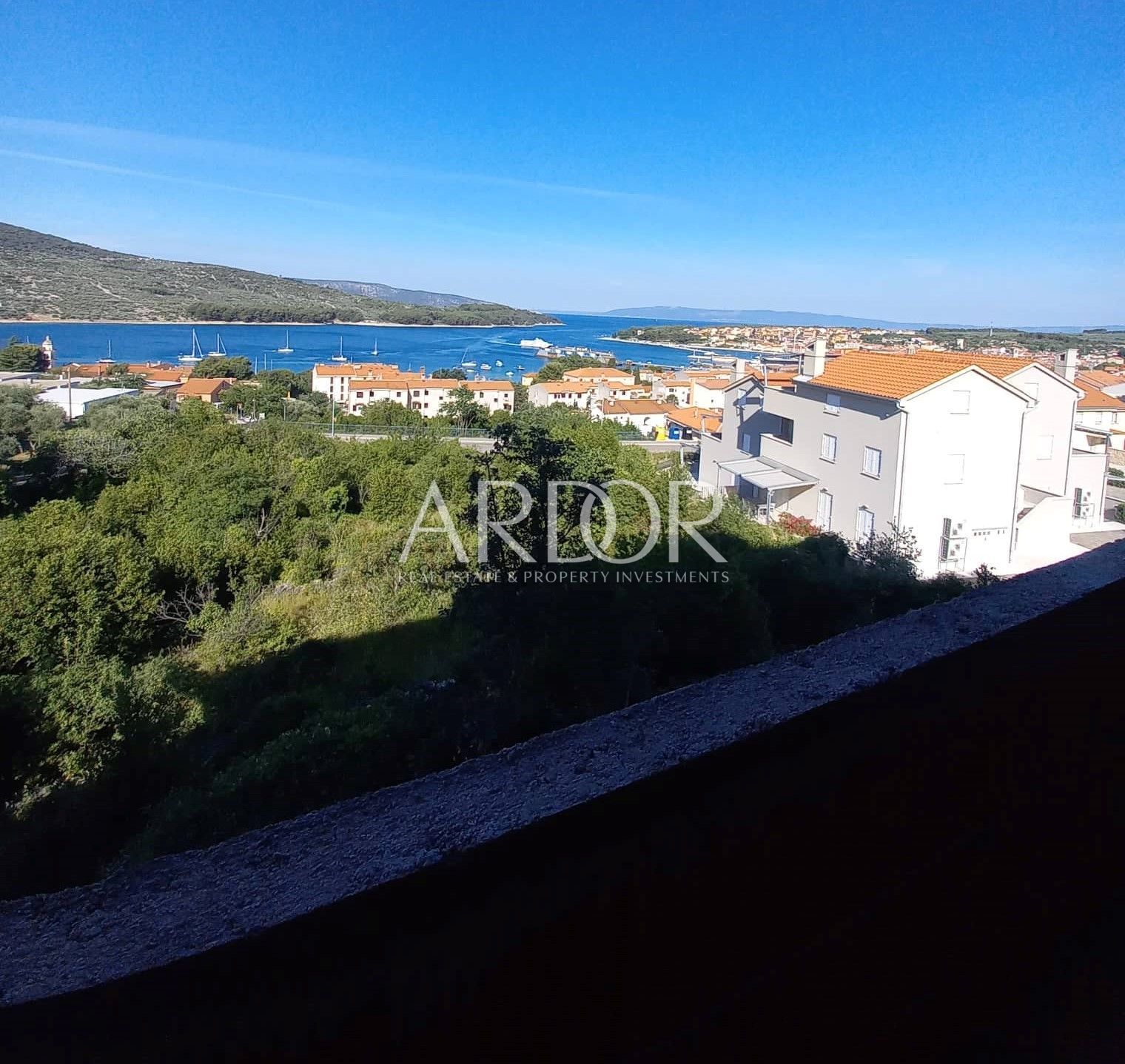 Flat For sale -  Cres