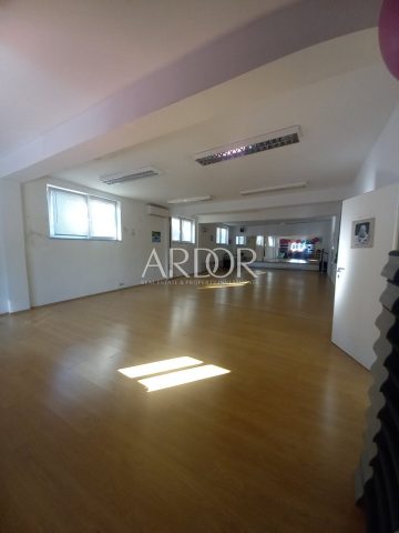 Komerční na prodej 150 m² – Viškovo
