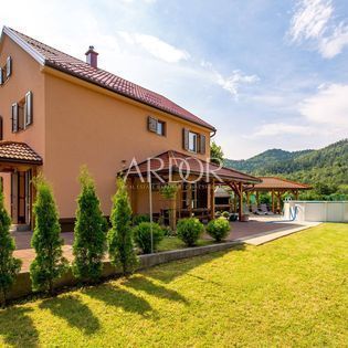 Haus Zu verkaufen - Karlovačka Jasenak
