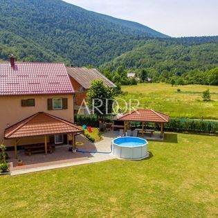 Haus Zu verkaufen - Karlovačka Jasenak