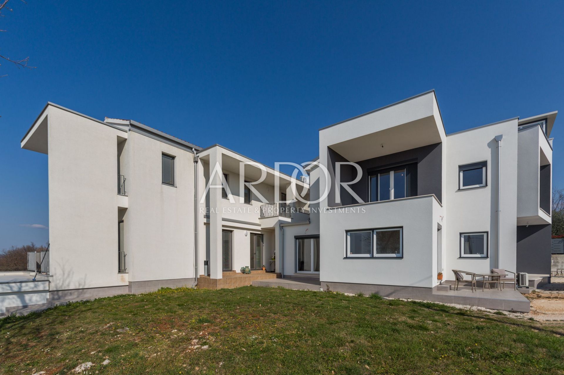Casa In vendita - Poreč - foto 1/38