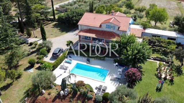 Casa In vendita - Poreč - foto 1/19