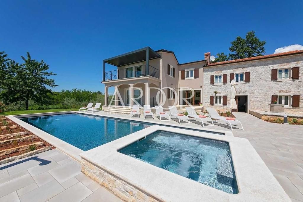 Casa In vendita - Poreč - foto 1/27