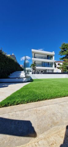 Casa in vendita 500 m² – Novalja