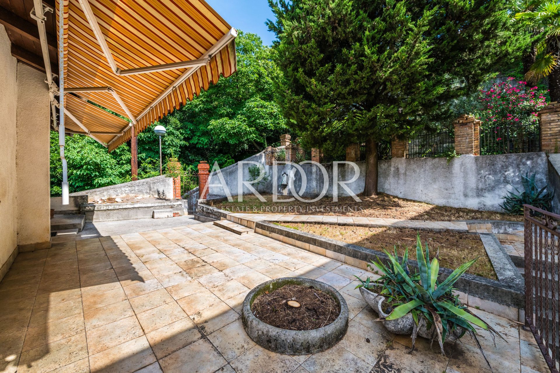 House For sale -  Bulevard