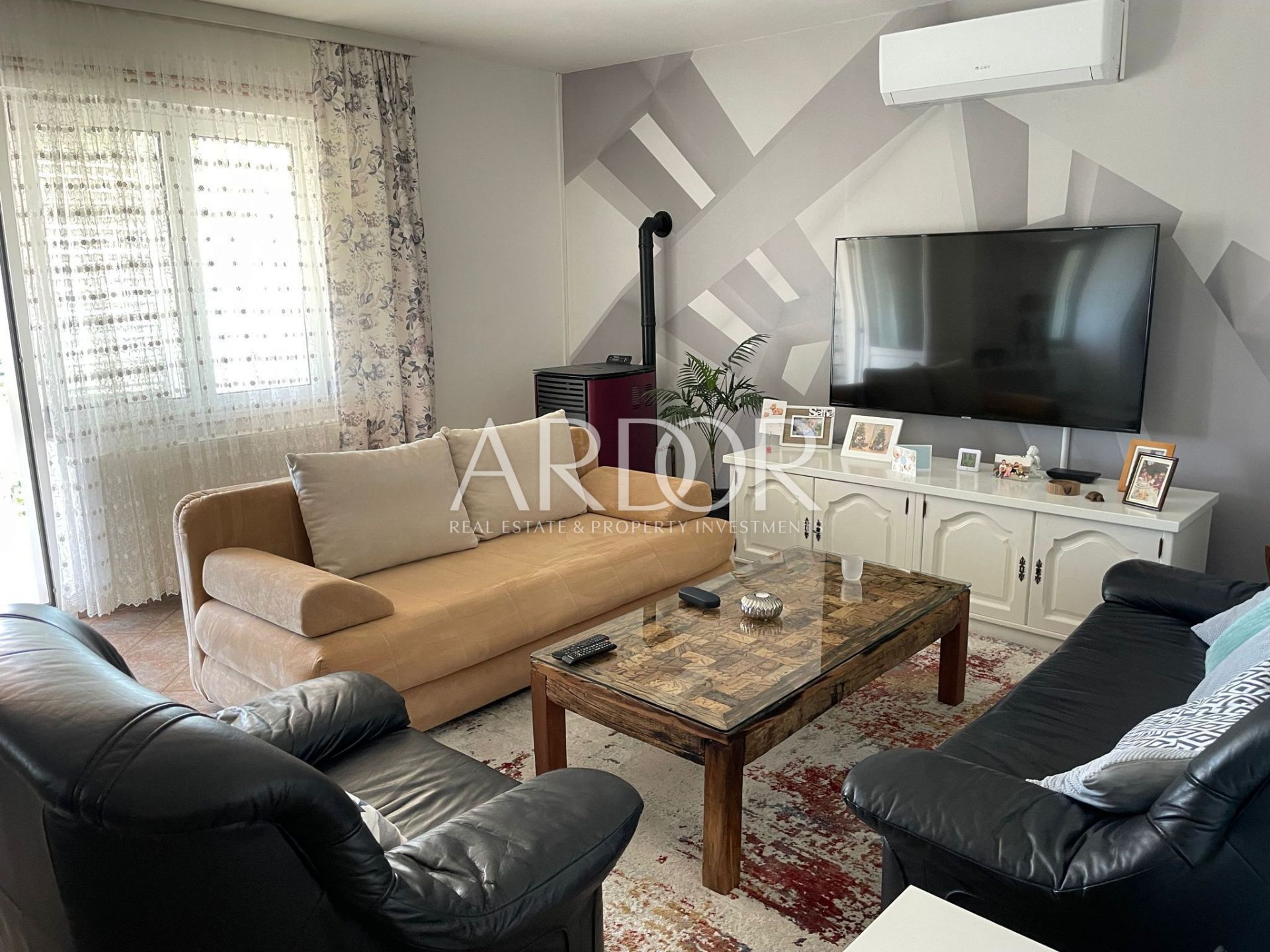 House For sale - Ličko-senjska Karlobag