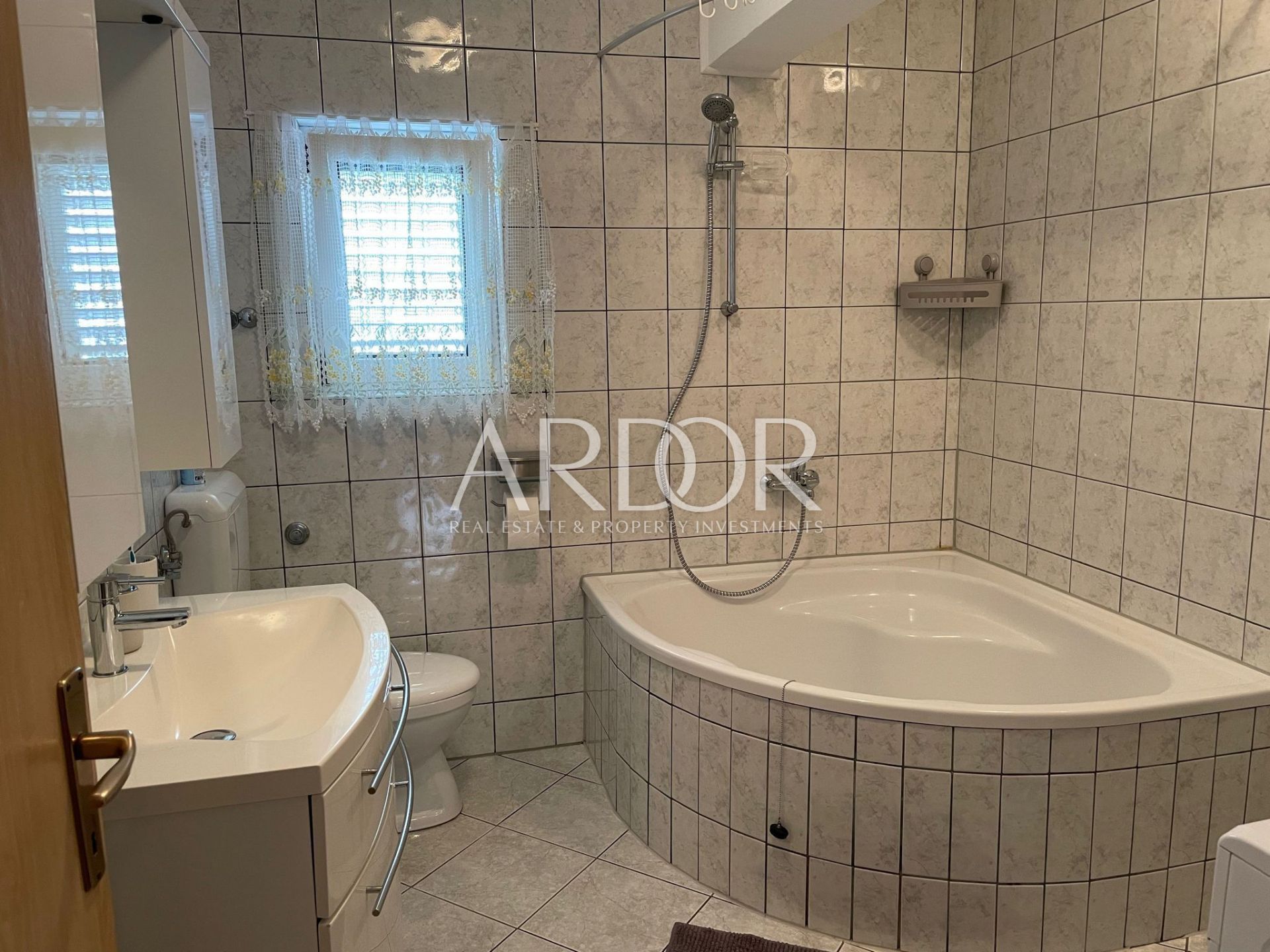 House For sale - Ličko-senjska Karlobag