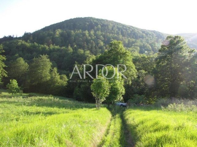 Zemljište na prodaju 4762 m² – Fužine