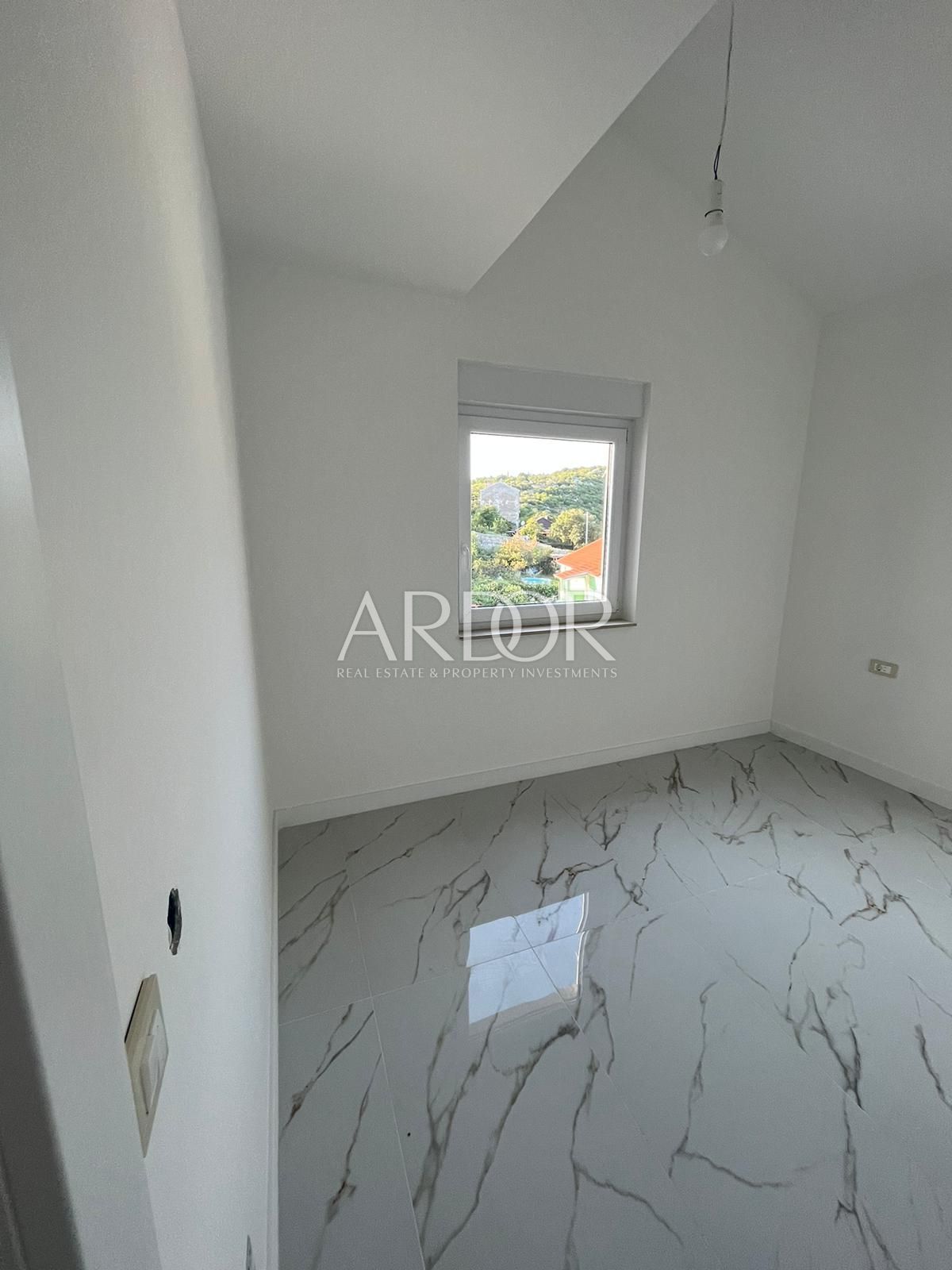 Flat For sale -  Podmurvice
