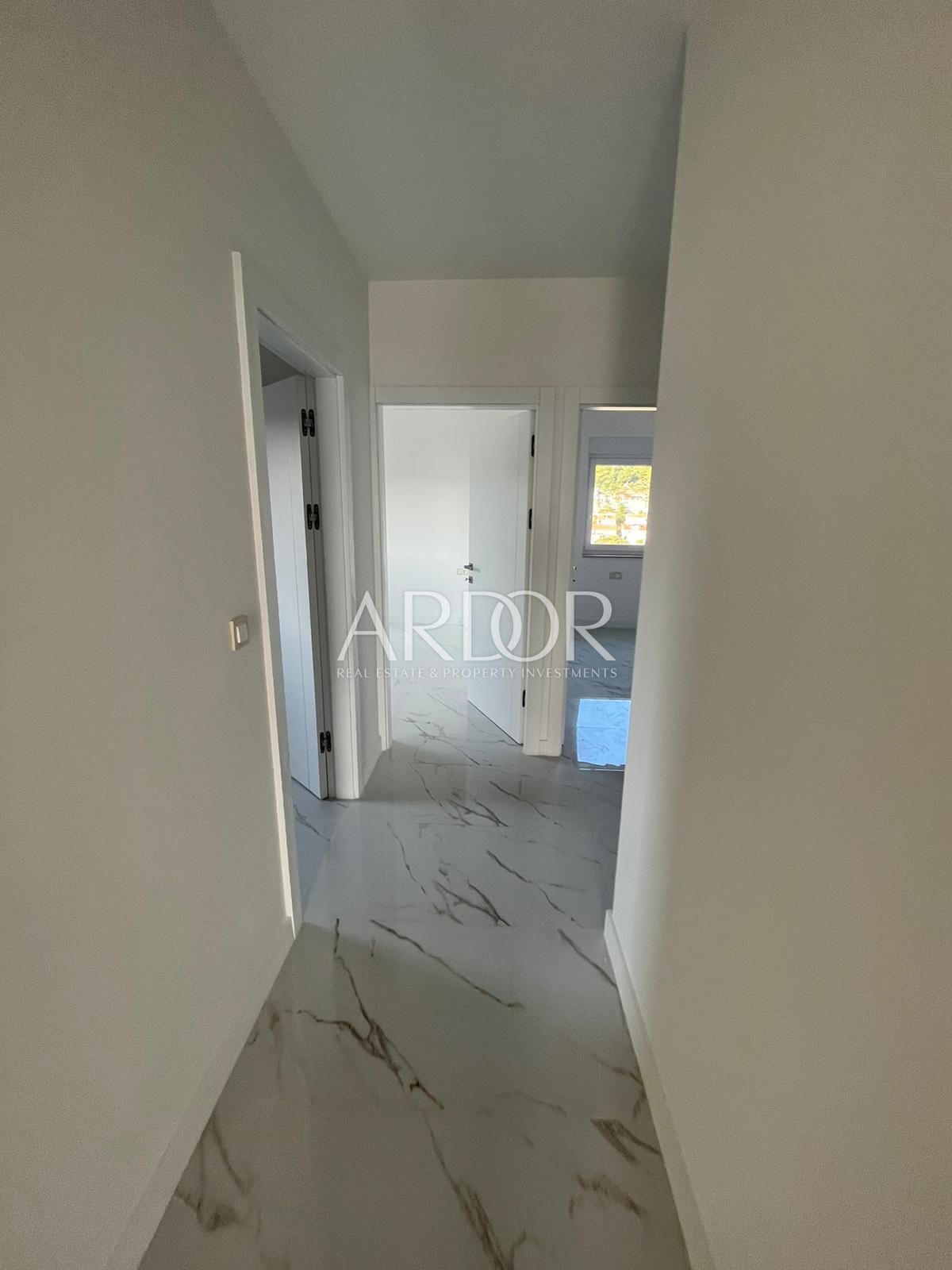 Flat For sale -  Podmurvice