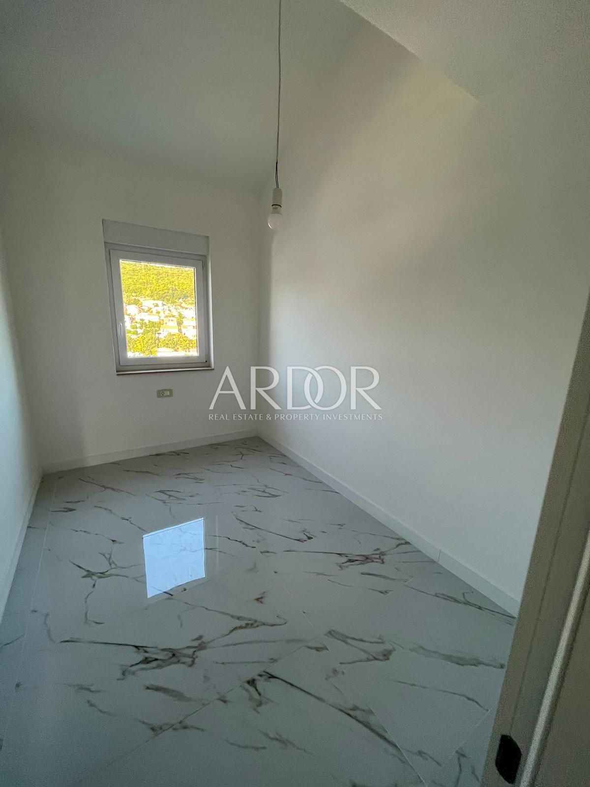 Flat For sale -  Podmurvice