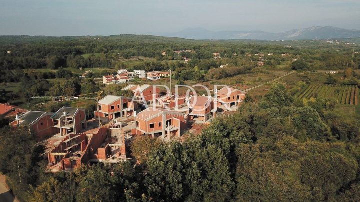 Pozemek na prodej 33000 m² – Labin