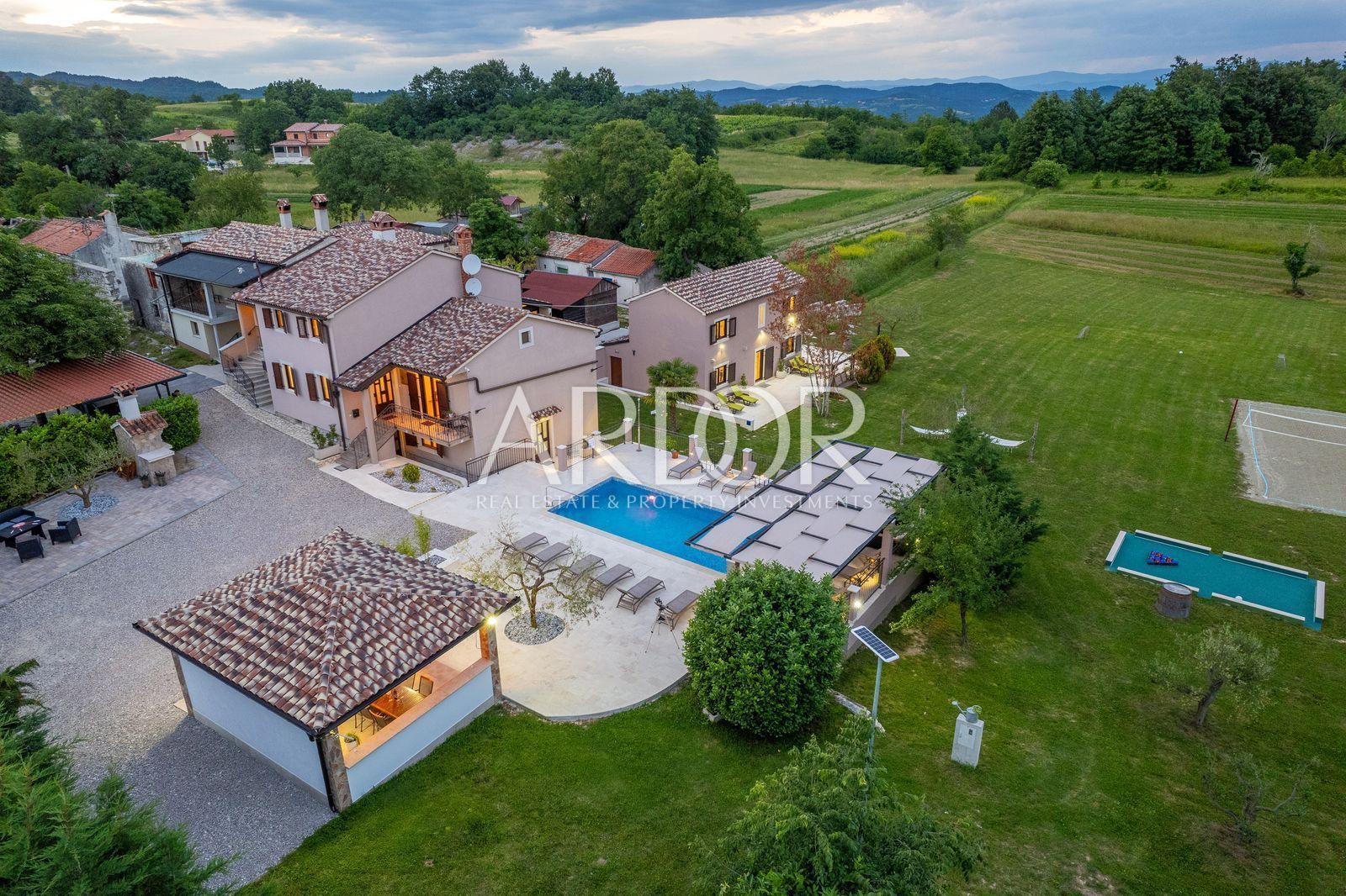 Hiša Na predaj -  Pićan