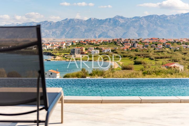 House for sale 400 m² – Pag