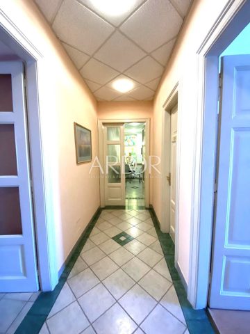 Business premises for sale 141 m² – Rijeka