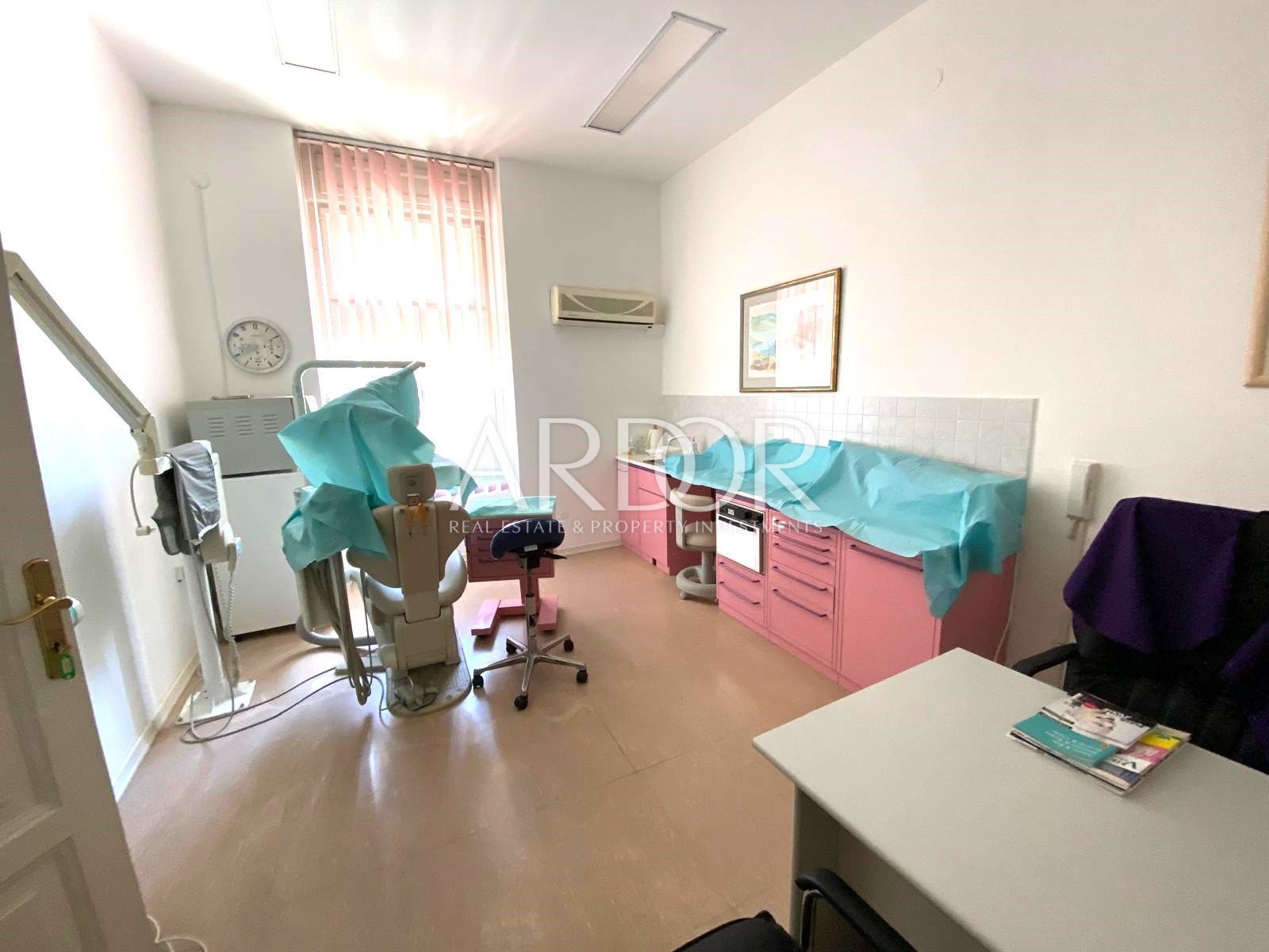 Commerciale In vendita -  Centar