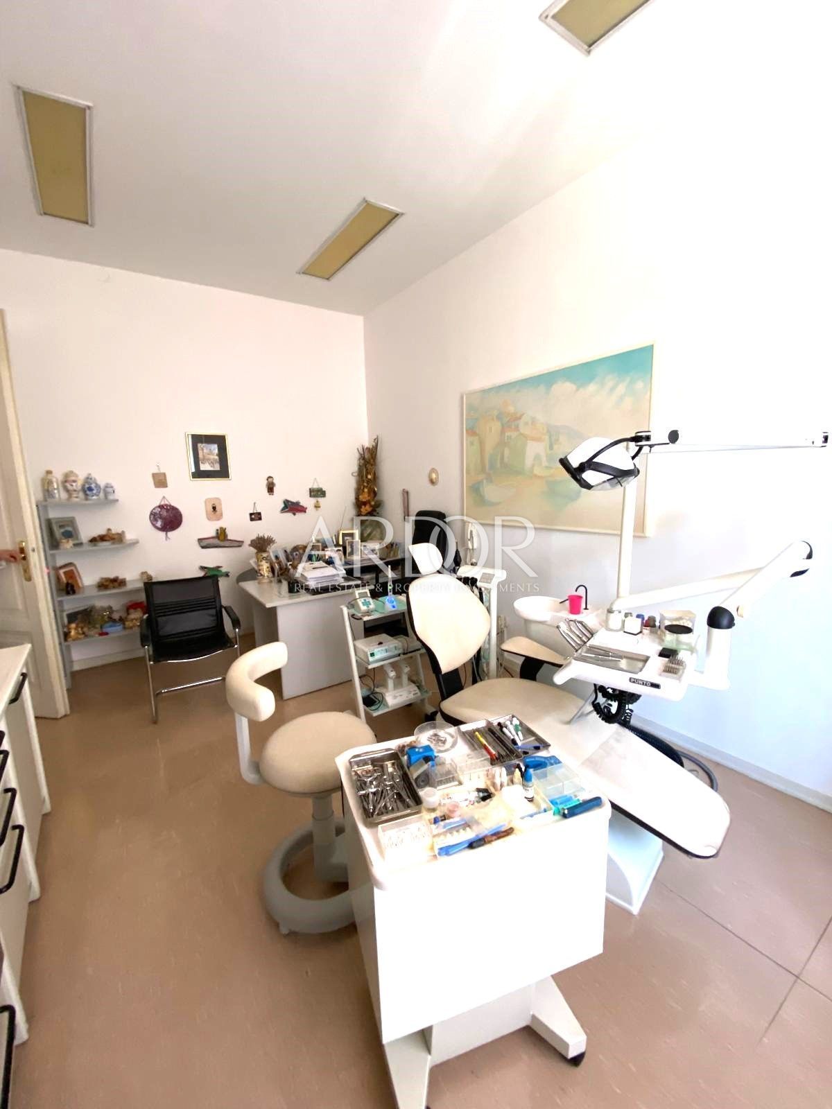 Commerciale In vendita -  Centar