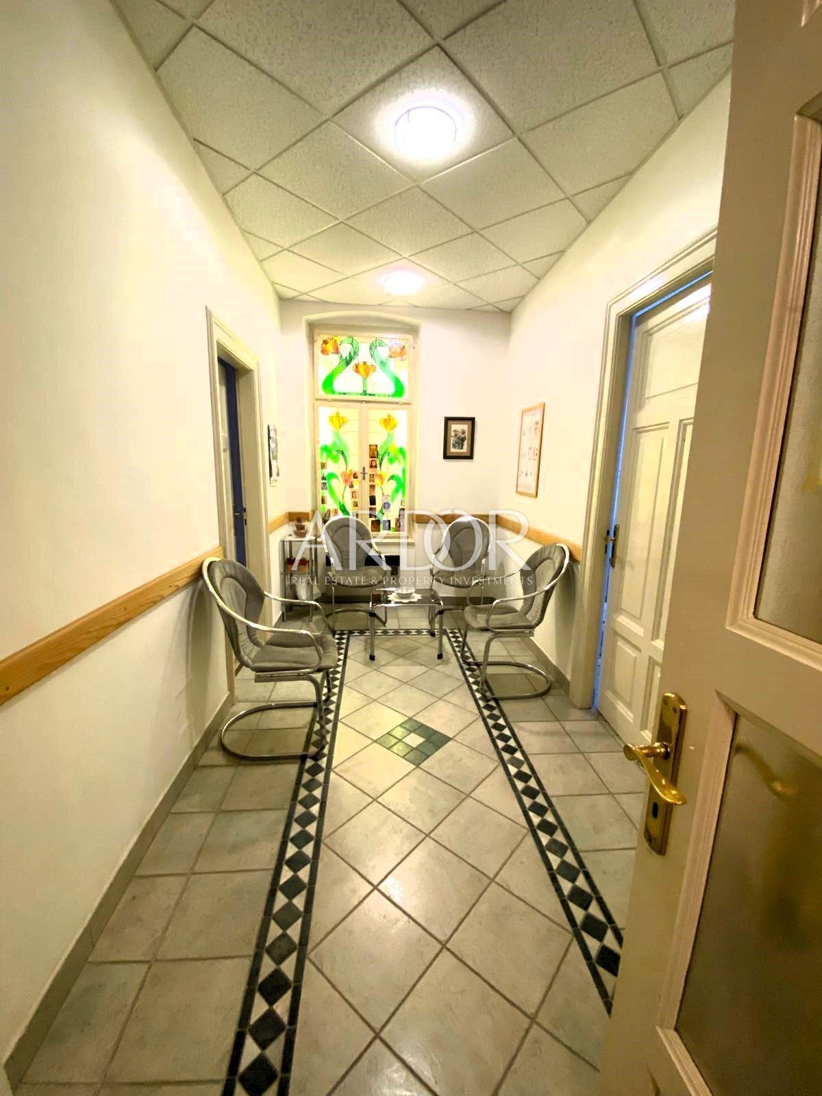 Commerciale In vendita -  Centar
