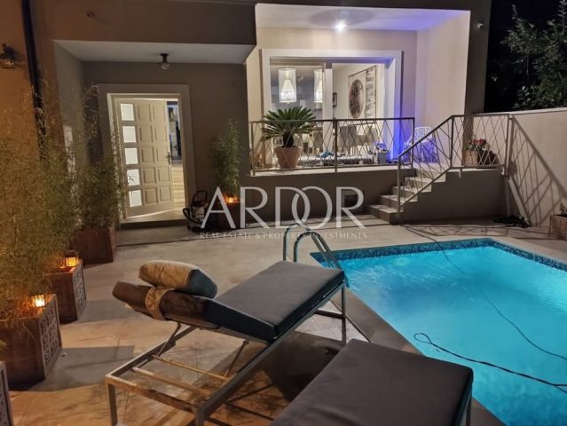 House for sale 350 m² – Pula
