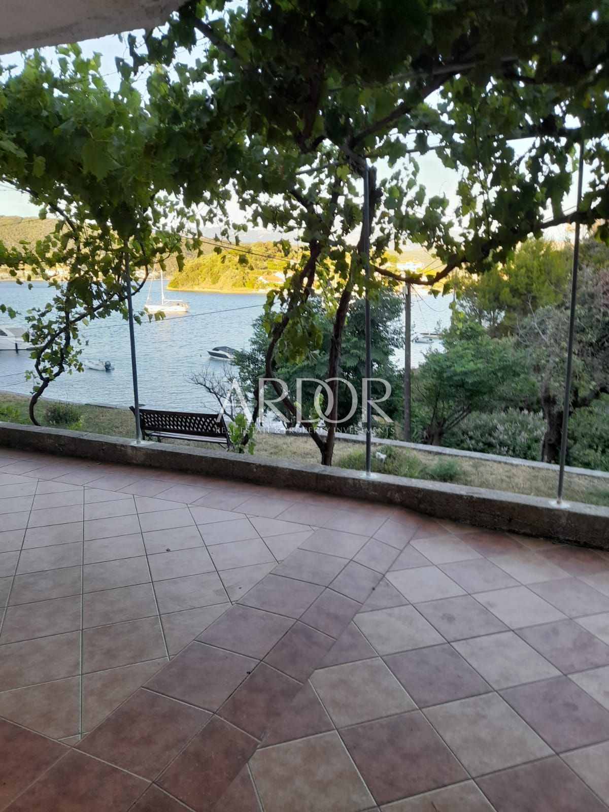 Hiša Na predaj -  Supetarska Draga