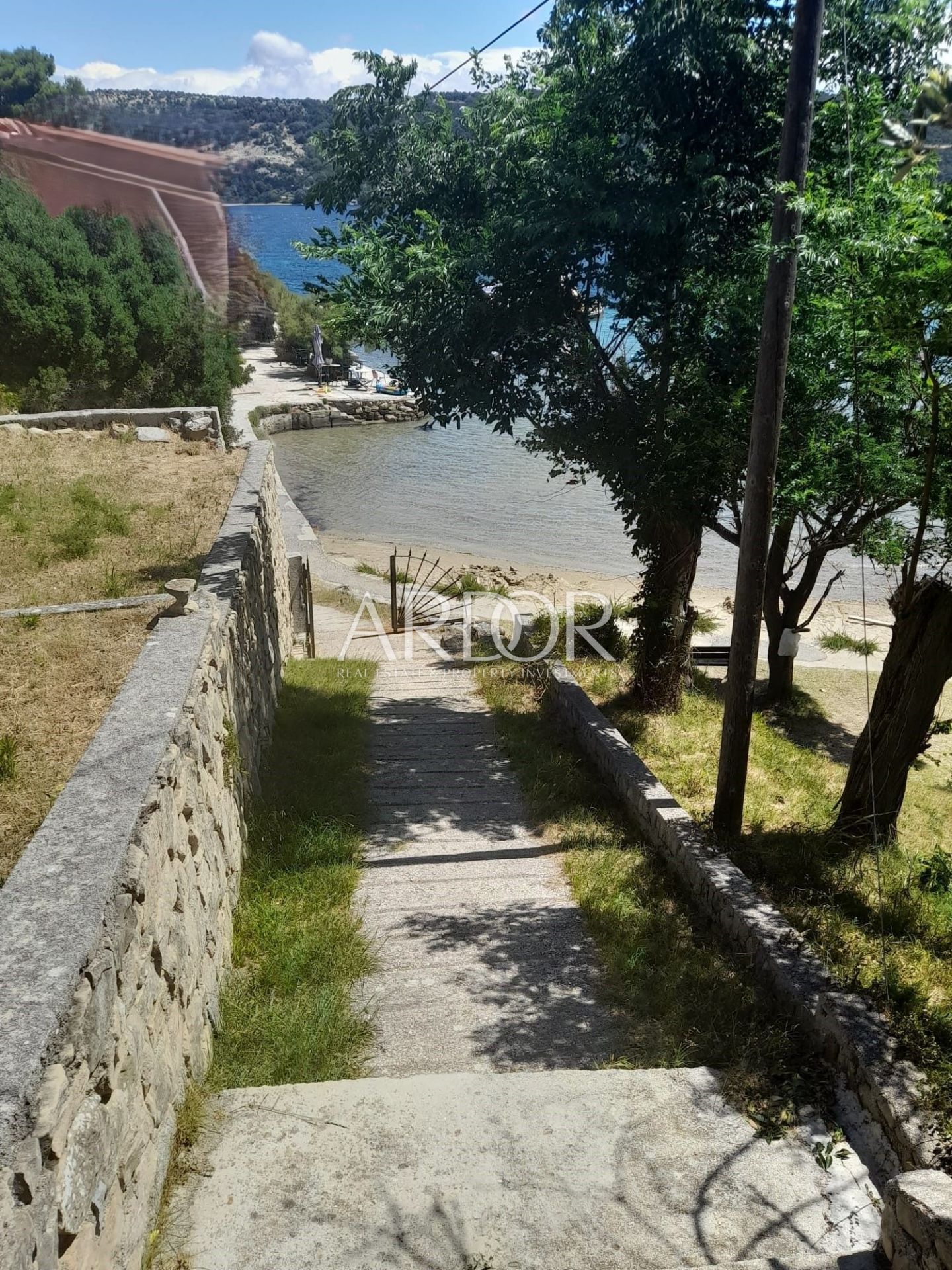 Hiša Na predaj -  Supetarska Draga