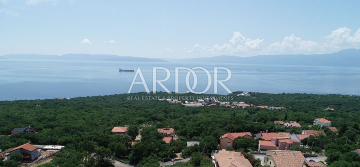 Parcela na predaj 814 m² – Kostrena