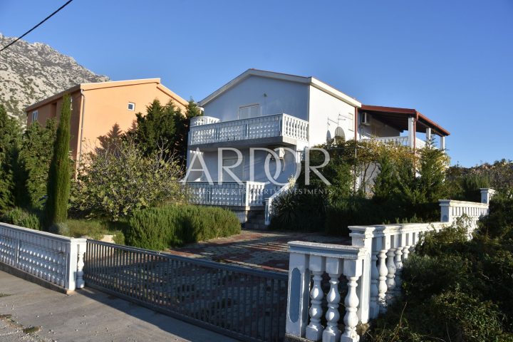 House for sale 202 m² – Karlobag