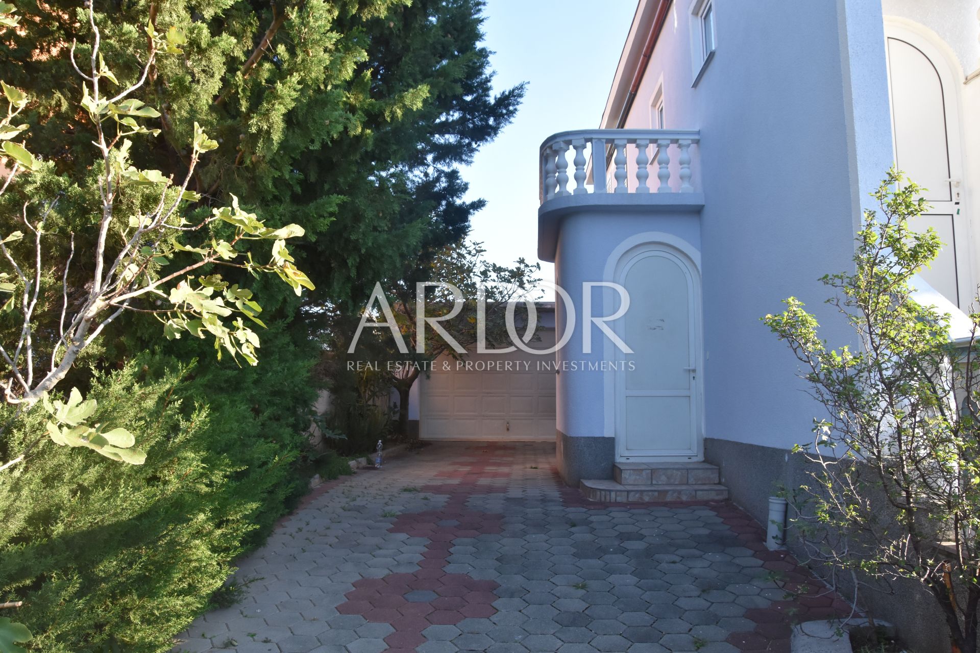 House For sale - Ličko-senjska Karlobag