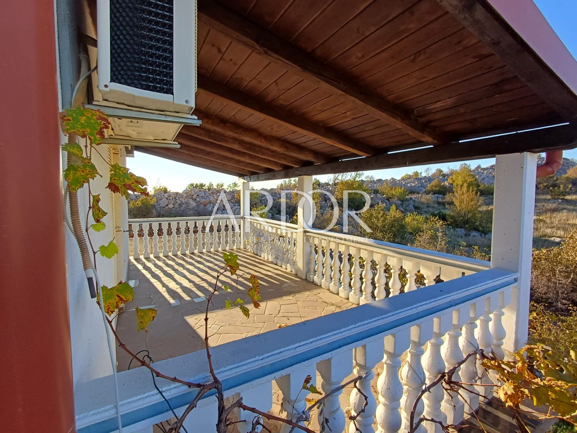 House For sale - Ličko-senjska Karlobag