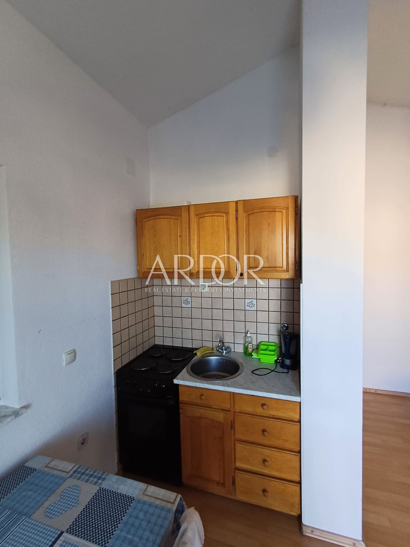 House For sale - Ličko-senjska Karlobag