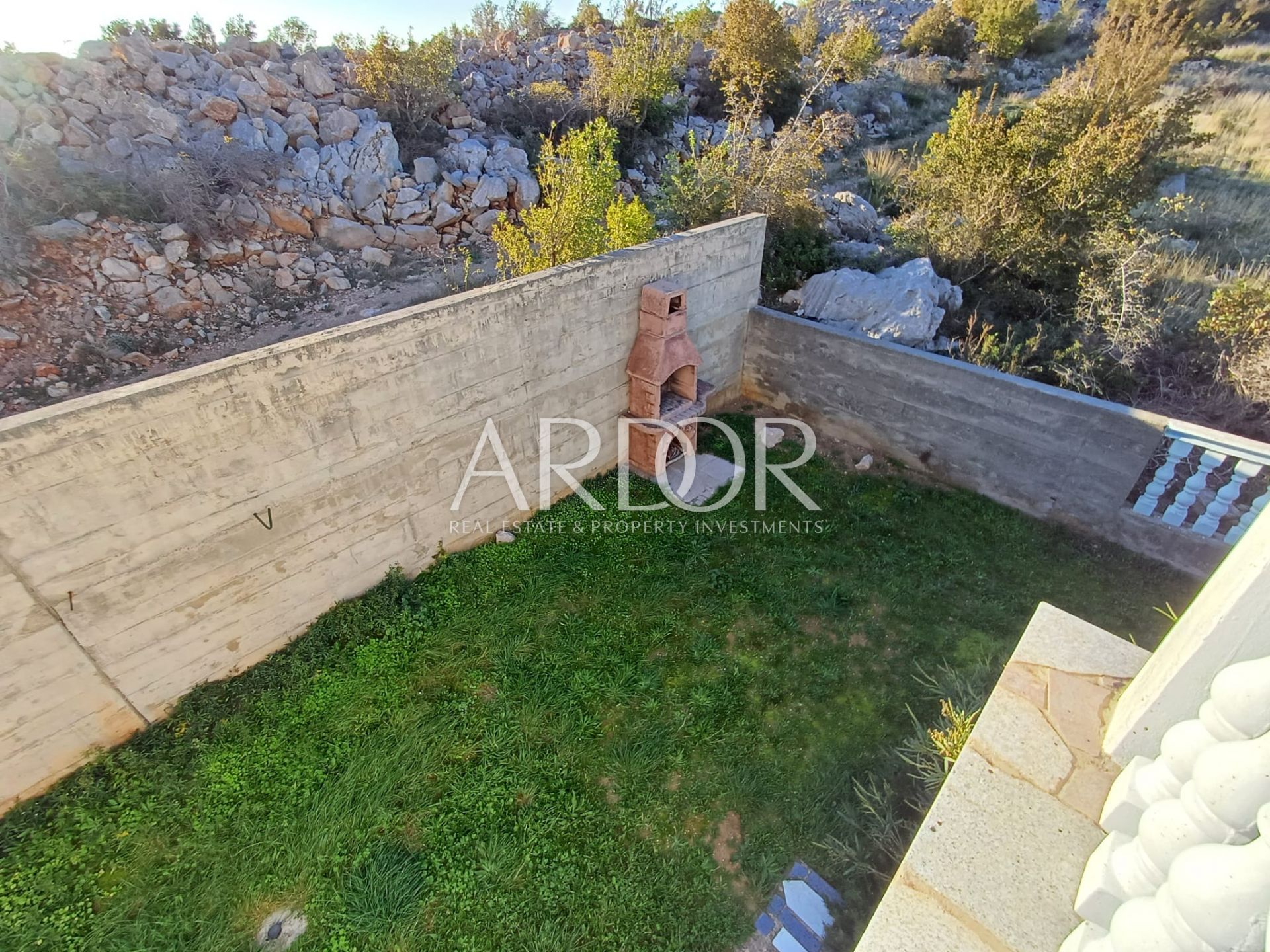 House For sale - Ličko-senjska Karlobag