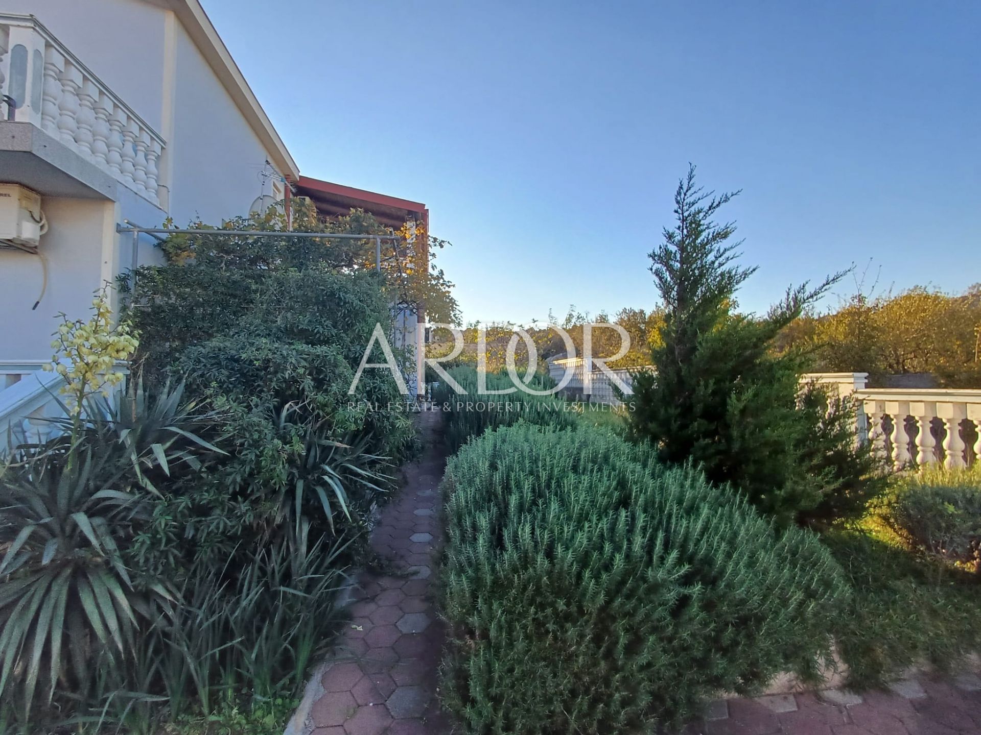 House For sale - Ličko-senjska Karlobag