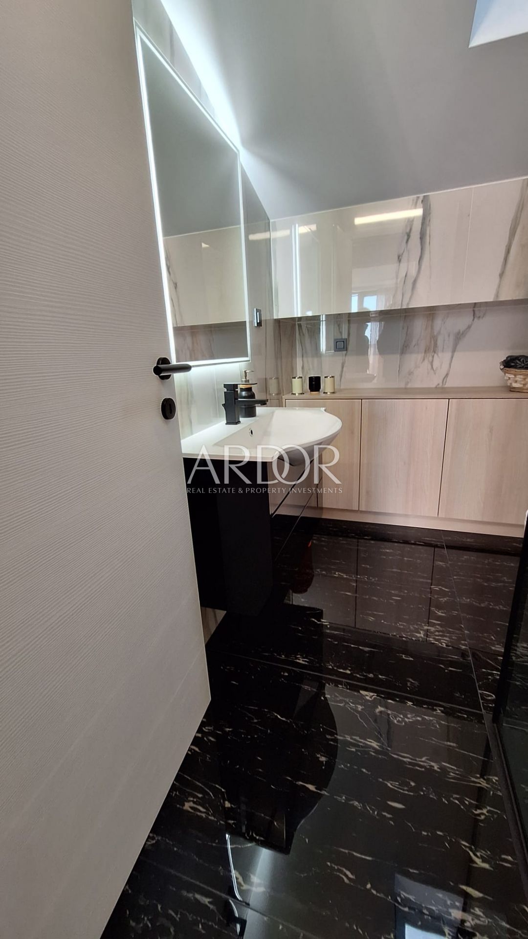 Apartma Na predaj -  Kostrena