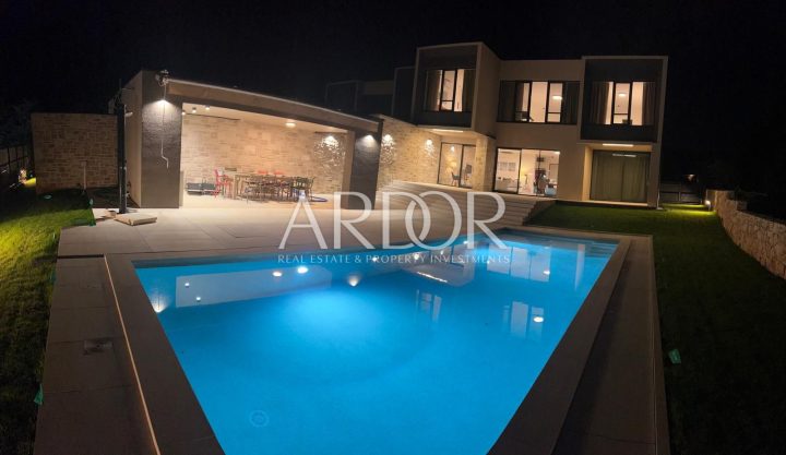 Dům na prodej 225 m² – Rovinj