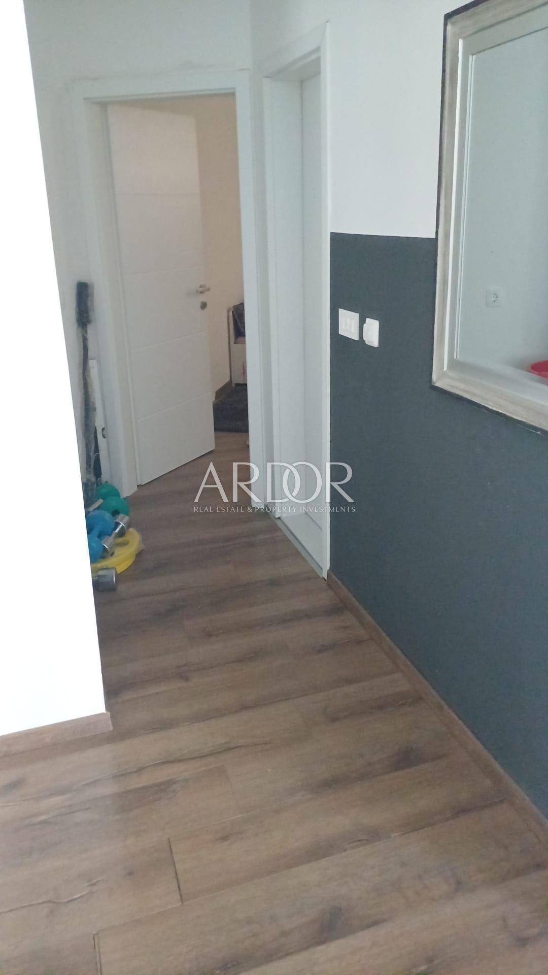 Apartma Naprodaj - Primorsko-goranska Njivice