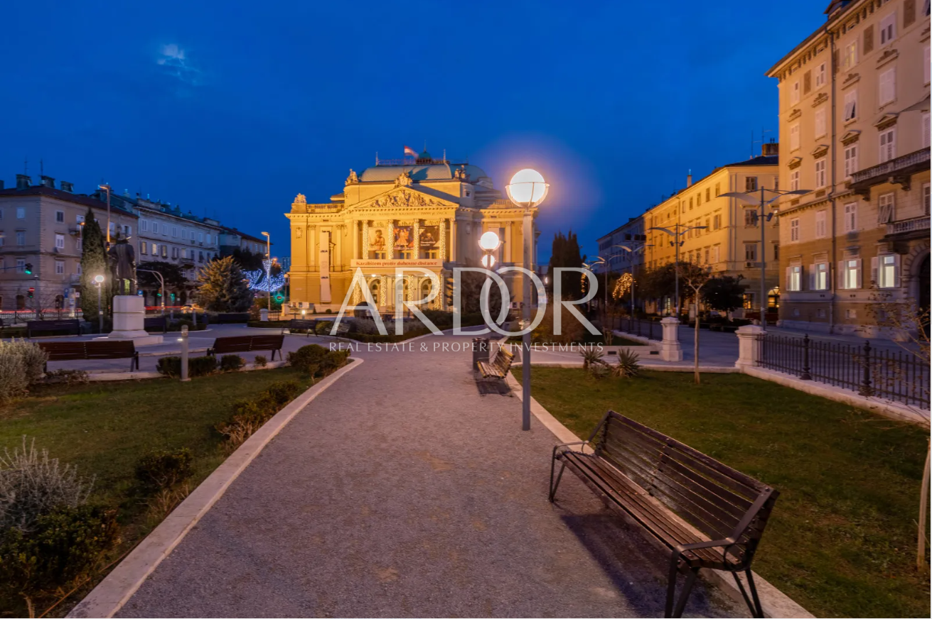 Poslovni prostori Naprodaj - Primorsko-goranska Centar