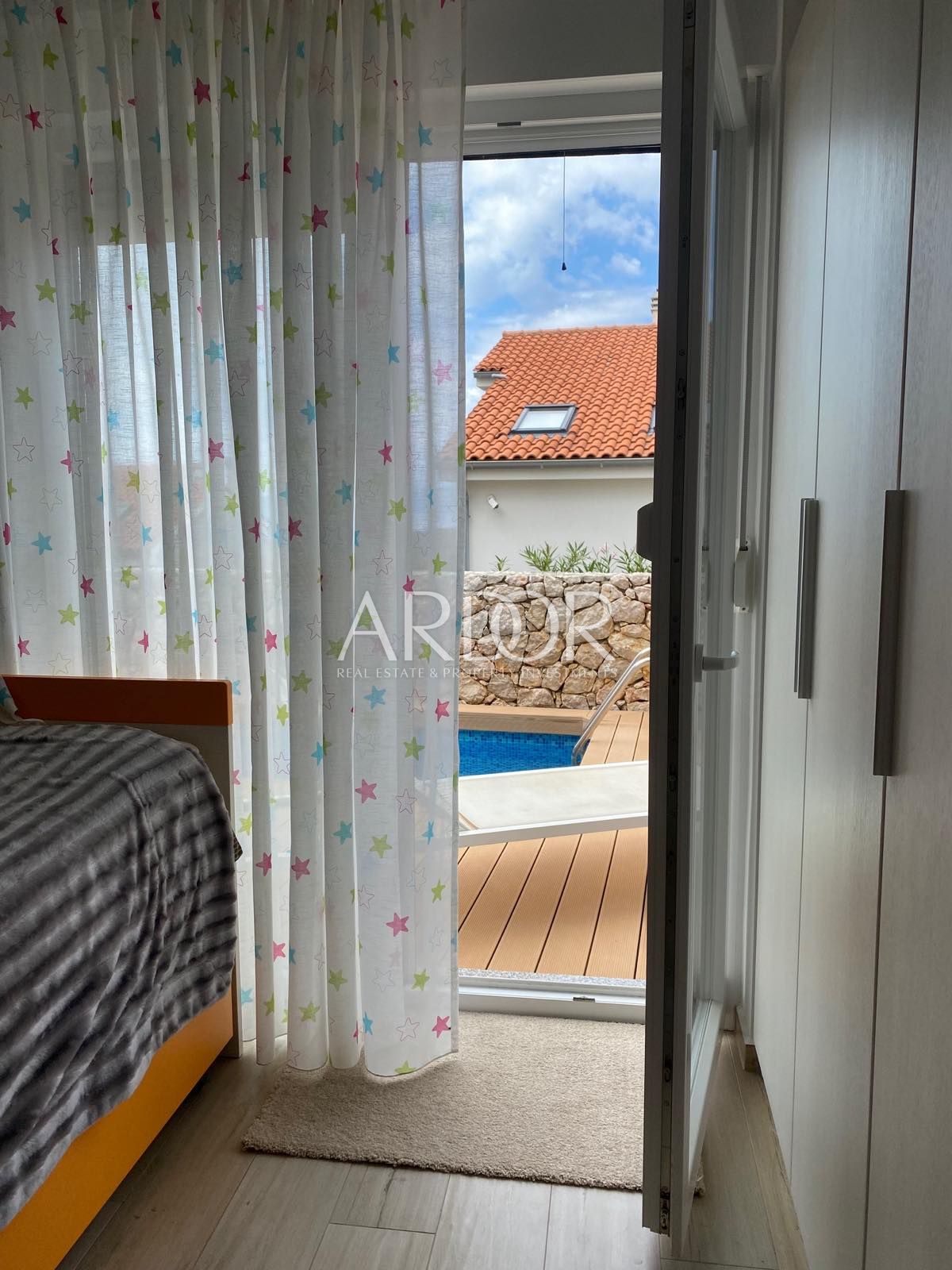 Flat For sale -  Njivice