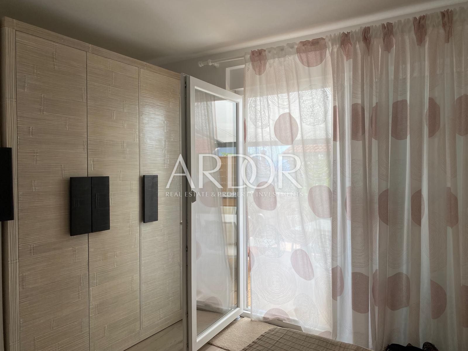 Flat For sale -  Njivice