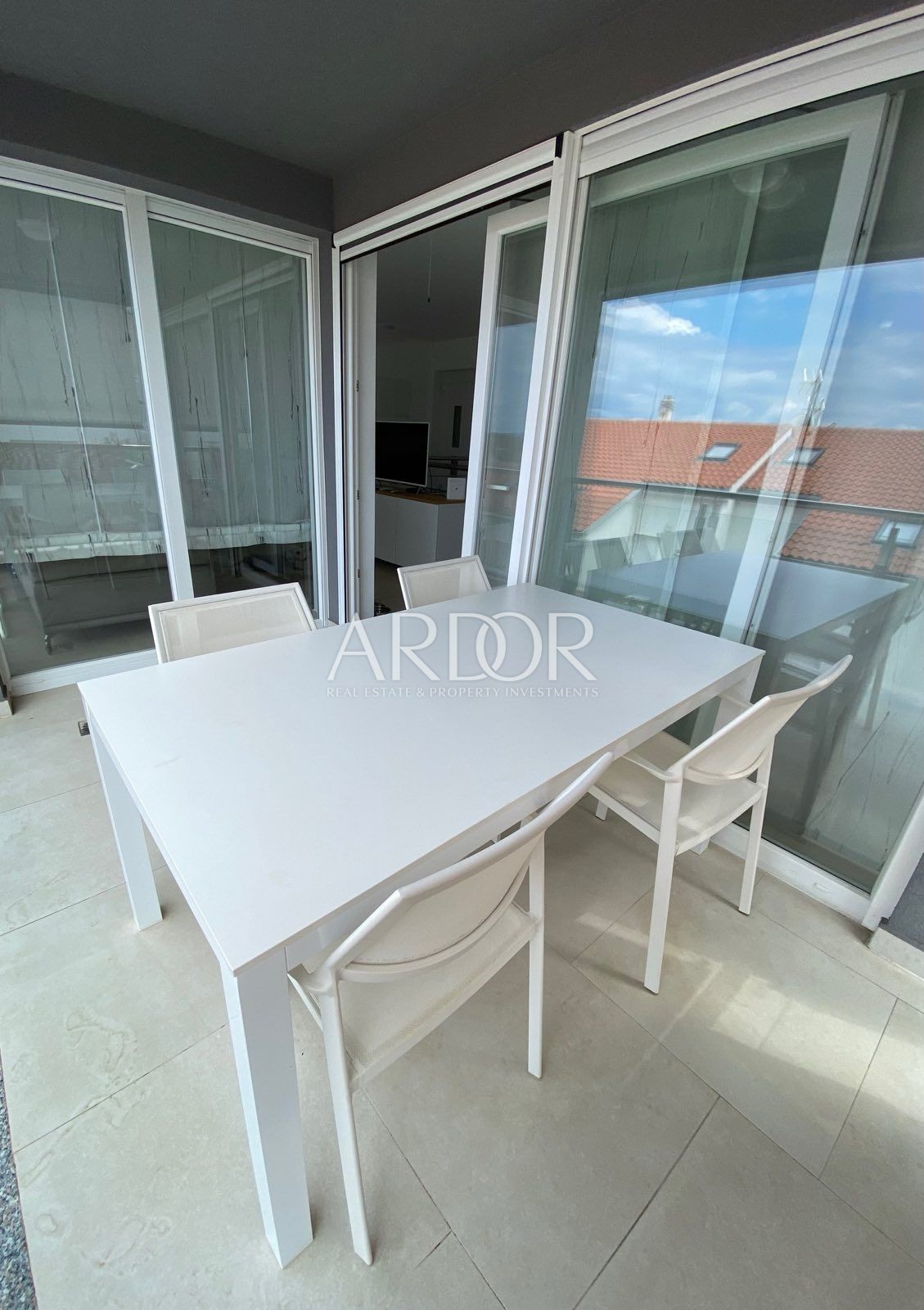 Flat For sale -  Njivice