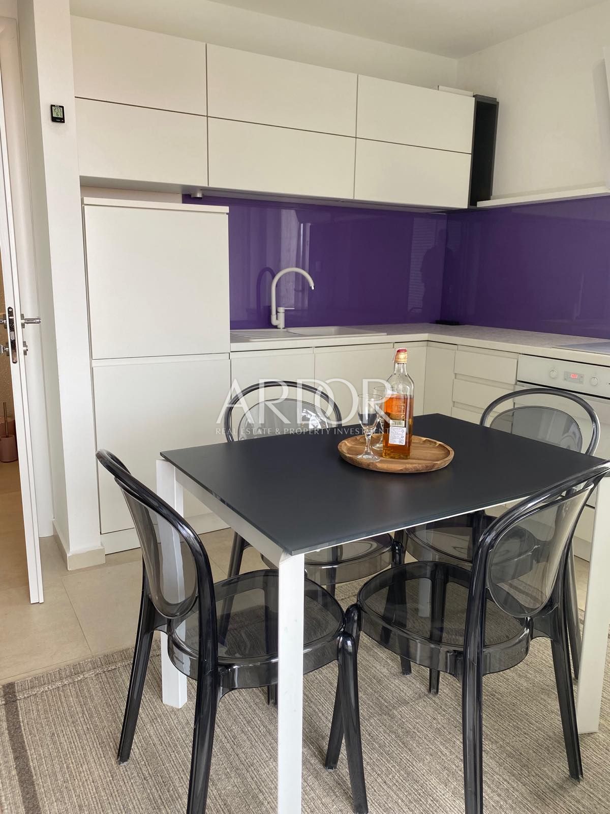 Flat For sale -  Njivice