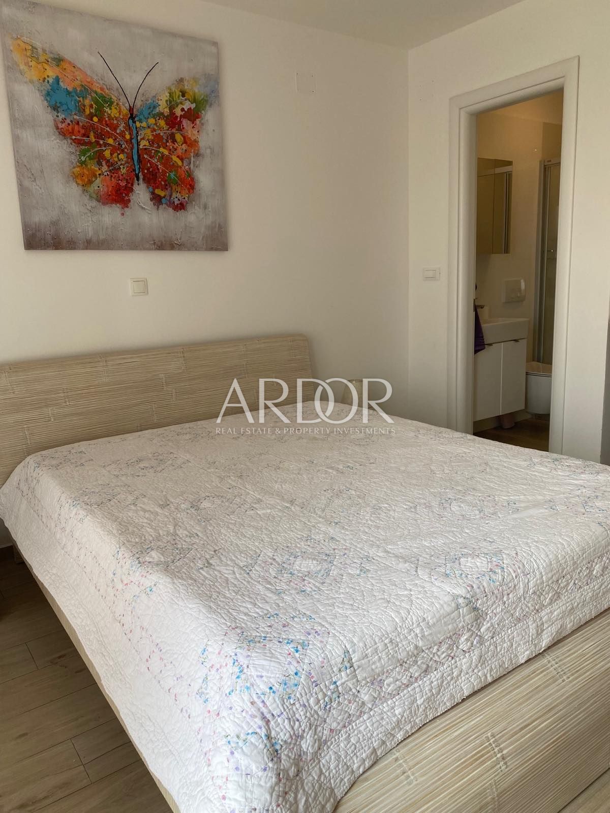 Flat For sale -  Njivice